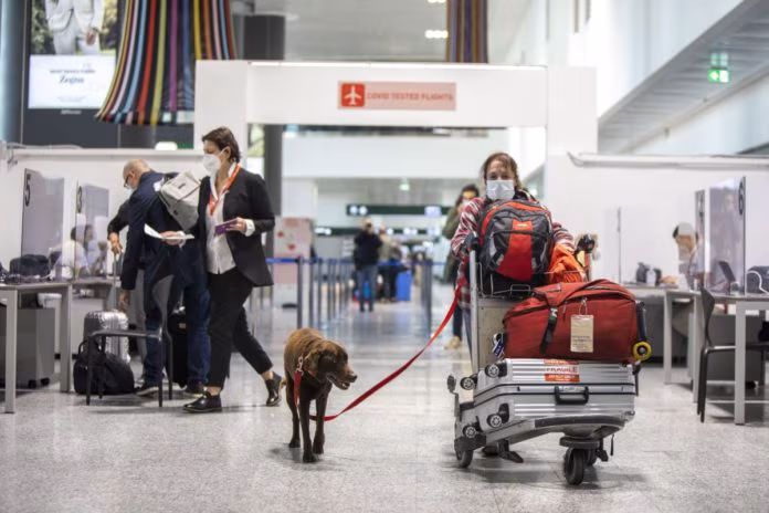 Covid, Commissione UE: no test di viaggio e quarantena per i vaccinati