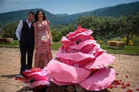 La rosa damascena ingrediente raffinato delle creazioni Fiasconaro