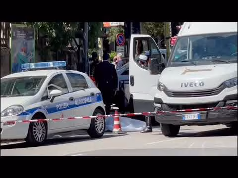 Palermo, incidente in via Duca della Verdura: donna investita