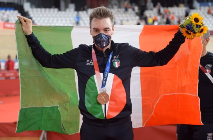 Ciclismo, bronzo di Elia Viviani nell’omnium
