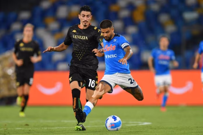 Il Napoli batte il Venezia 2-0 in dieci