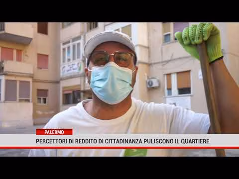 Percettori reddito di cittadinanza puliscono Piazza Don Pono Puglisi a Palermo