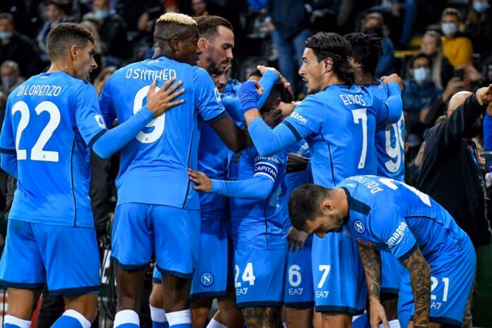Poker del Napoli a Udine, azzurri solitari in testa