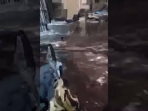 Tetti scoperchiati, alberi divelti e segnalata la presenza di feriti la furia del maltempo a Catania