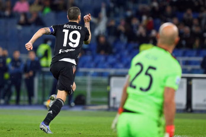 Doppietta su rigore di Bonucci, Lazio-Juventus 0-2