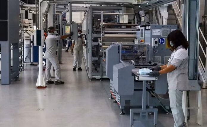 Industria, a settembre fatturato in lieve crescita su base mensile