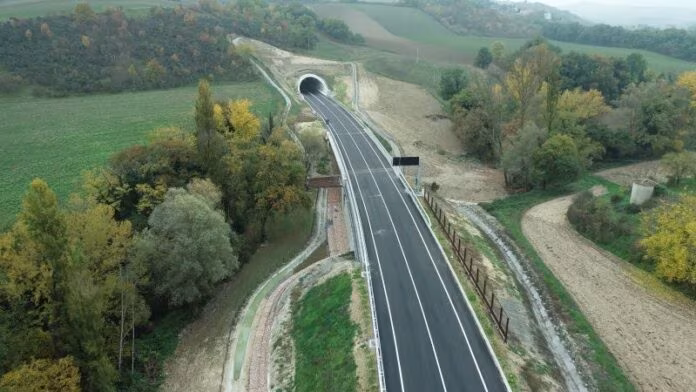 Pedemontana delle Marche, aperto al traffico il primo tratto da 8,1 km