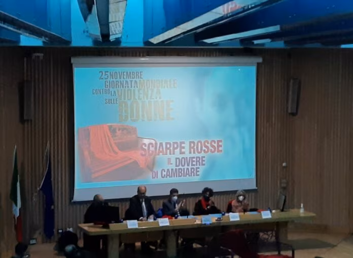 Sciarpe rosse, Università Palermo e Polizia contro violenza sulle donne