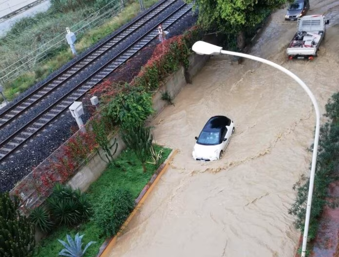 Torna il maltempo in Sicilia, nubifragi e tromba d’aria nel Palermitano