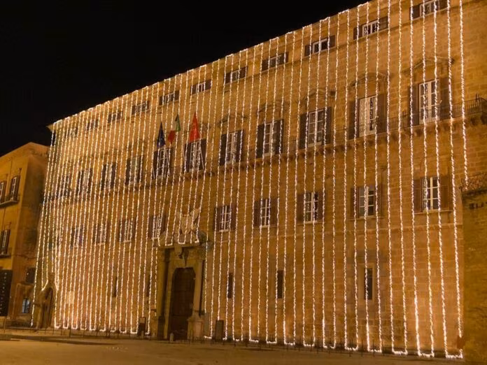 A Palermo Palazzo Reale illuminato, Miccichè “Regaliamo ottimismo”