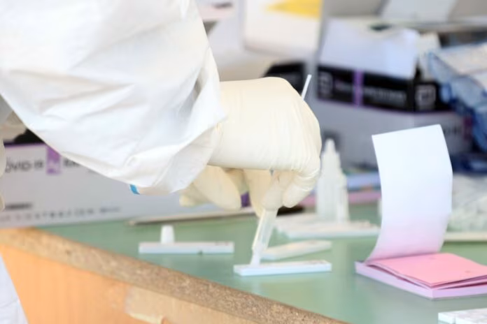 Impennata in Sicilia, 975 nuovi casi di Covid e 10 decessi