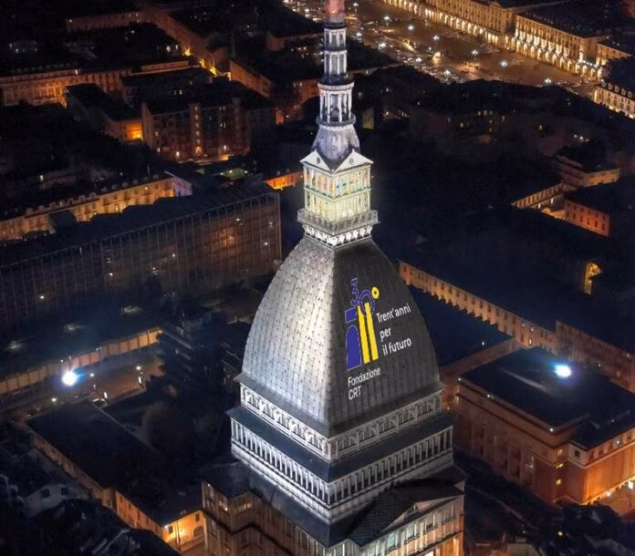 Torino, la Fondazione CRT compie 30 anni e illumina la Mole Antonelliana