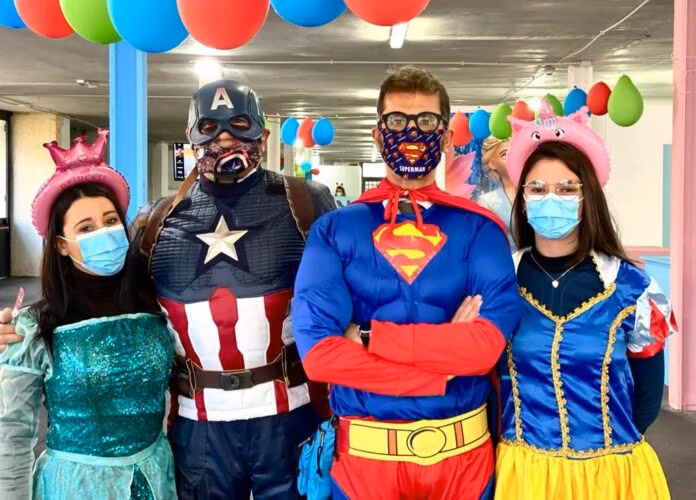 Vaccino, Supereroi al padiglione bambini della Fiera a Palermo