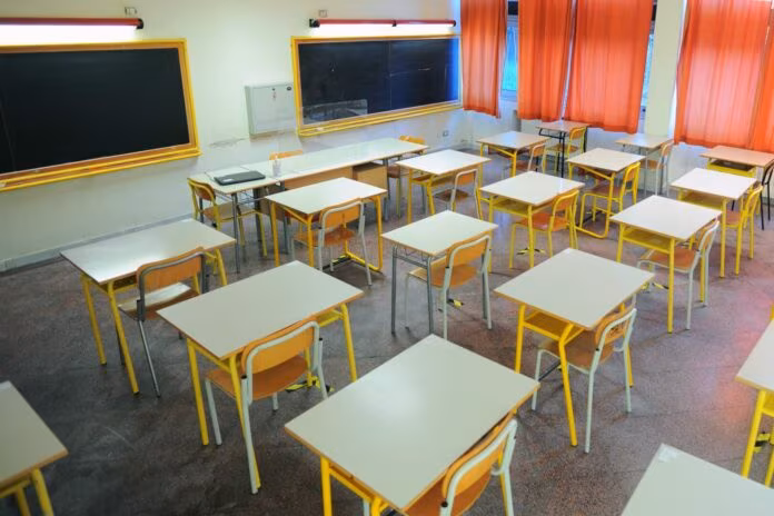 In Sicilia “gialla” scuole aperte da lunedì, perplessità dalla Regione