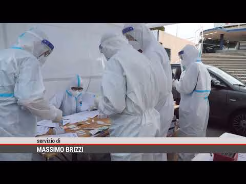 Più tamponi e vaccini