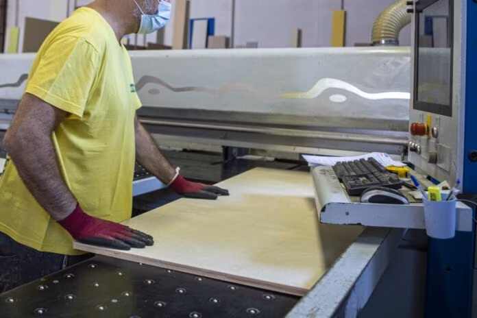 Prosegue il recupero del lavoro dipendente