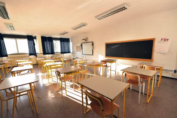 Scuole aperte in Sicilia da domani, Sindaci in ordine sparso