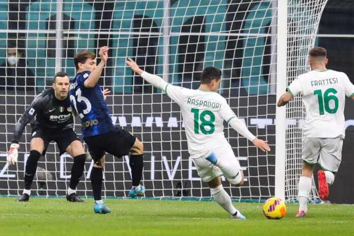 Il Sassuolo piega l’Inter 2-0, luci azzurre a San Siro