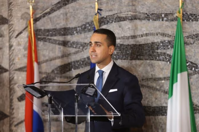 Ucraina, Di Maio sente Kuleba “Avanti con i negoziati”