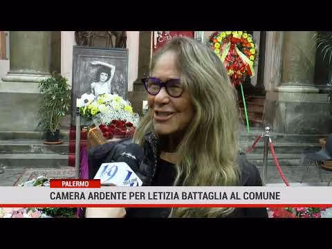L'ultimo saluto a Letizia Battaglia, la camera ardente nell'atrio del Municipio di Palermo