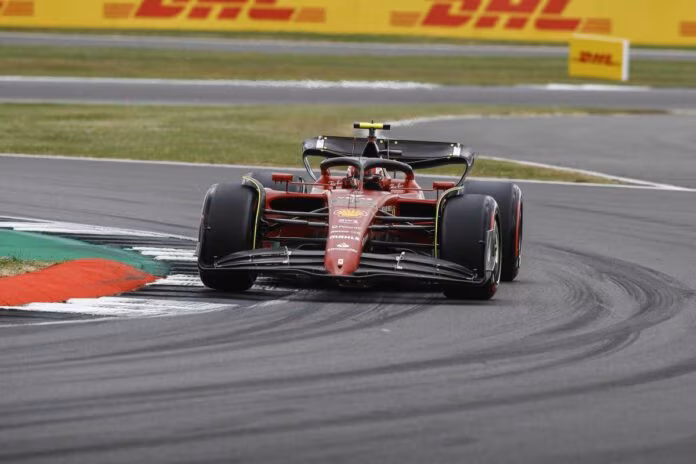 Pole di Sainz a Silverstone su Verstappen e Leclerc