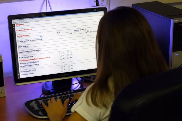 Lavoro, nel primo trimestre 2022 +60,5% certificati malattia