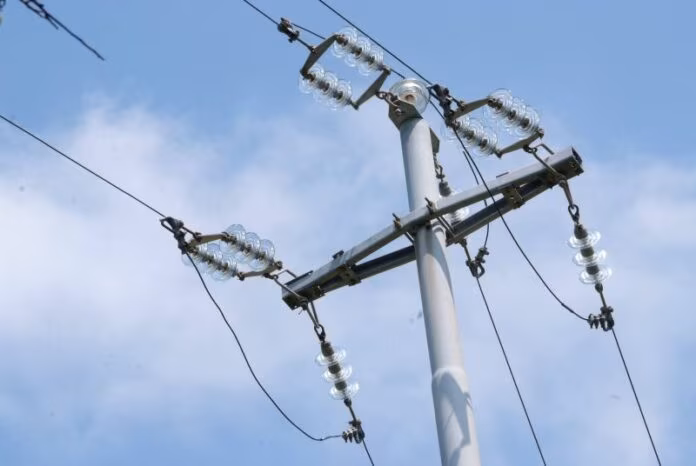 Energia, aumento elettricità +59% nei prossimi tre mesi