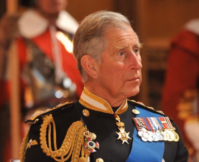 Il primo discorso di Carlo III ai sudditi “Vi servirò per tutta la vita”