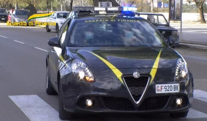 Pronti a imbarcarsi per la Sicilia con 43 kg di droga, 2 arresti