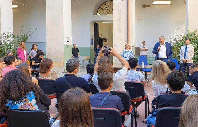 Scuola, Sindaco Palermo “Auspico che il nuovo anno possa segnare un ritorno alla normalità”