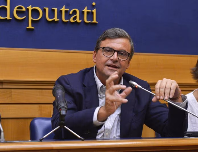 Calenda “Su Pnrr Meloni mette mani avanti, Draghi ha ragione”