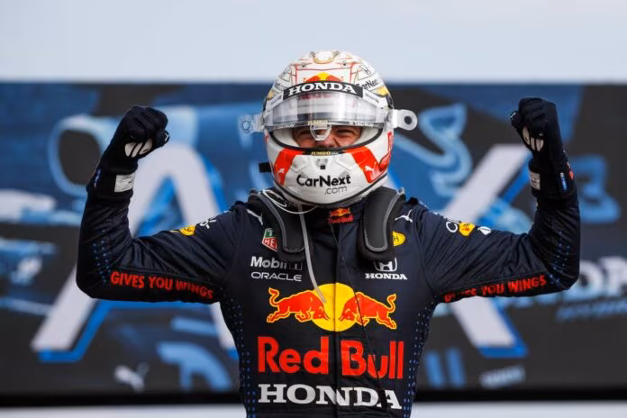 Pole di Verstappen ad Abu Dhabi, poi Perez e le Ferrari