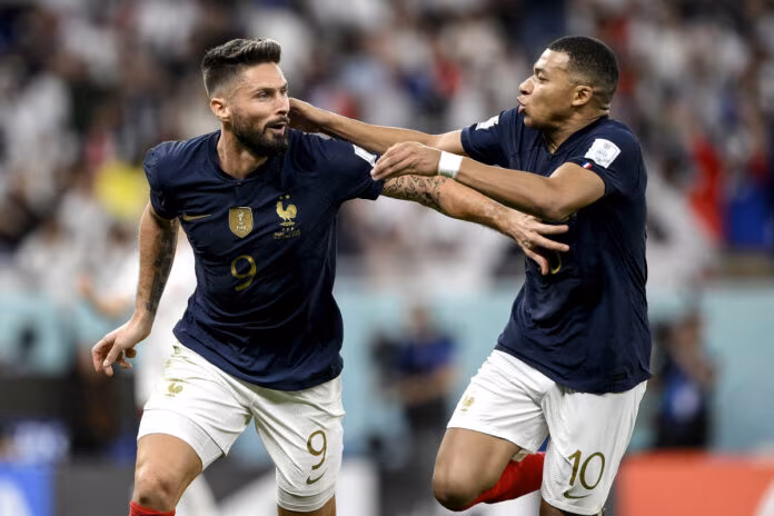 Giroud e Mbappè lanciano la Francia ai quarti, Polonia ko