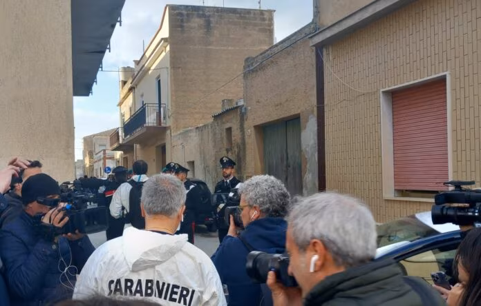 A caccia del tesoro di Messina Denaro, perquisizioni a tappeto a Campobello di Mazara