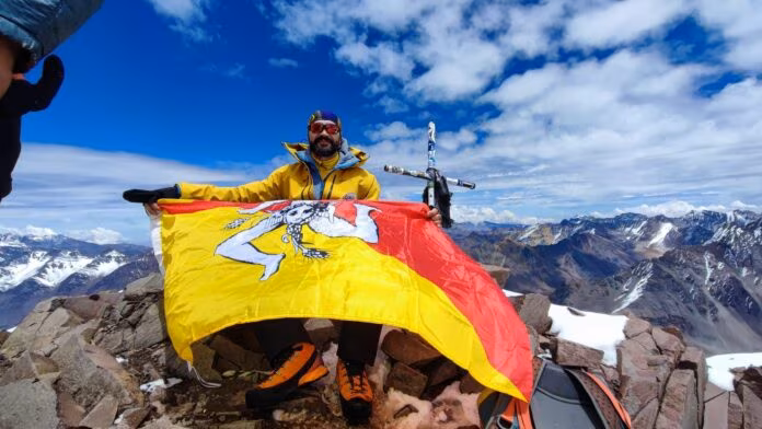 Scalatore messinese sul vulcano più alto al mondo, Schifani “Impresa eccezionale”