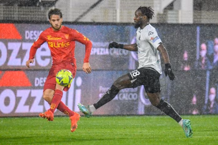 Tanta pioggia ma niente gol, pari fra Spezia e Lecce