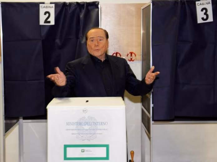 Berlusconi chiama Meloni e Salvini “Governo forte, sarà di legislatura”