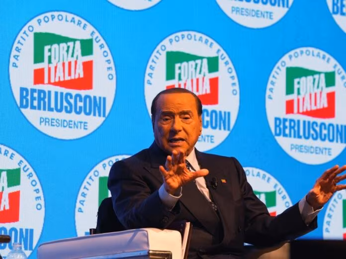 Berlusconi “Liberiamo l’Italia dalla burocrazia, Stato non è ostacolo”