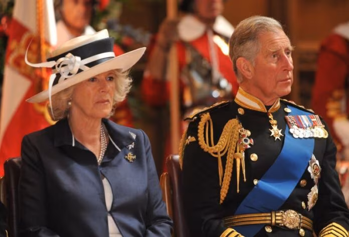 Carlo III incoronato Re, sovrano di un regno nuovo e diverso