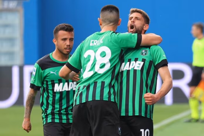 Il Sassuolo in dieci rimonta e batte 2-1 l’Empoli