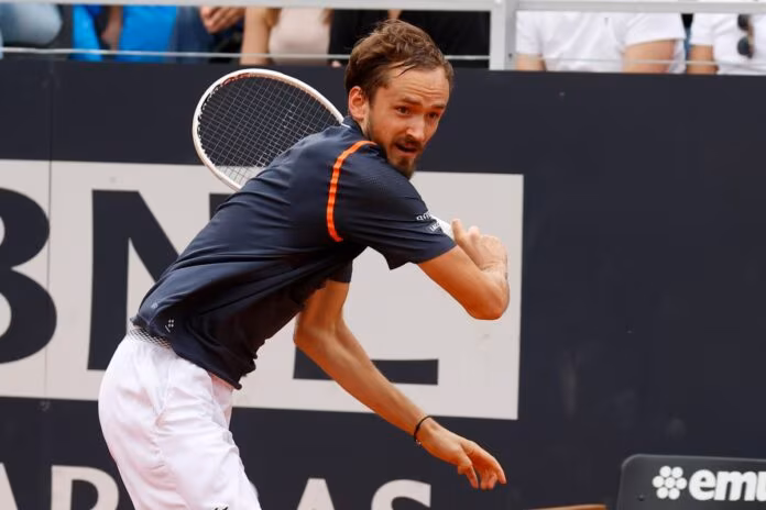 Medvedev nuovo re di Roma, battuto Rune in finale