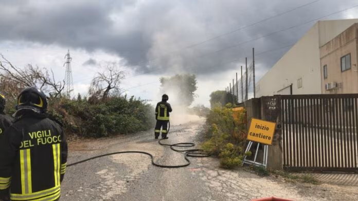 Ragusa, tranciato tubo gas in uno scavo