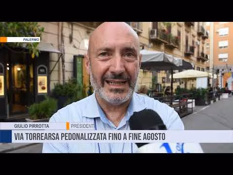 La via Torrearsa, a Palermo, pedonalizzata fino a fine agosto