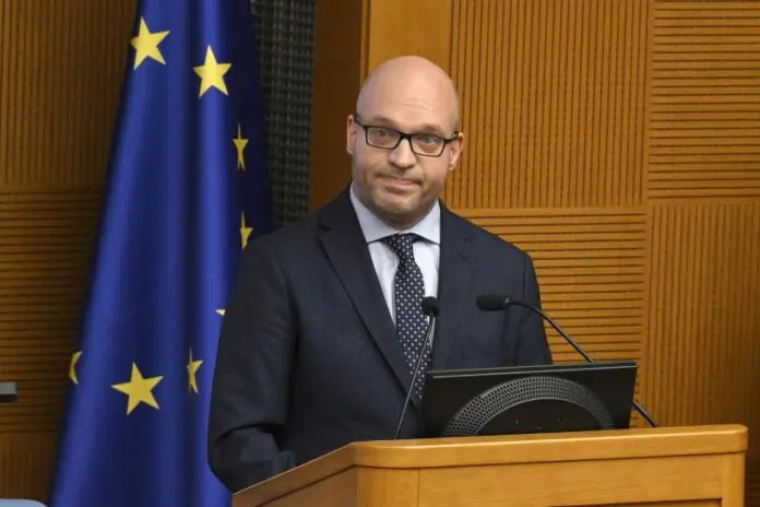 Lorenzo Fontana “No a scontri tra politica e magistratura”