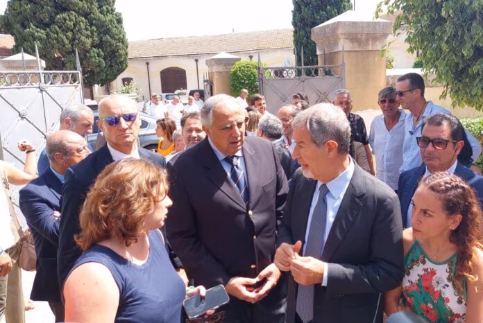 Musumeci al cimitero dei Rotoli di Palermo “Emergenza superata”