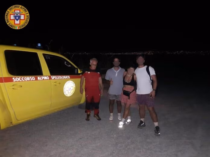 Riserva Zingaro, soccorsi escursionisti assediati dai cinghiali