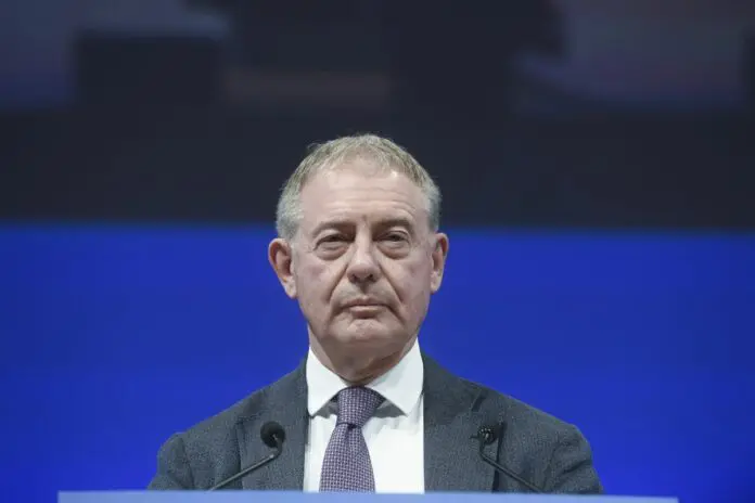 Urso “Lunedì decreto legge contro il caro prezzo dei voli”