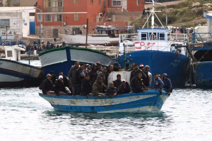 Oltre 200 migranti sbarcati nella notte a Lampedusa, 2