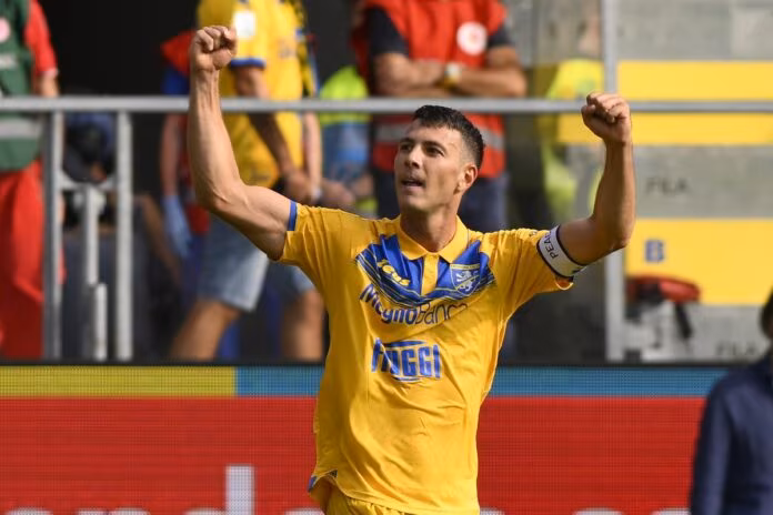 Pinamonti illude il Sassuolo, il Frosinone rimonta e vince 4-2