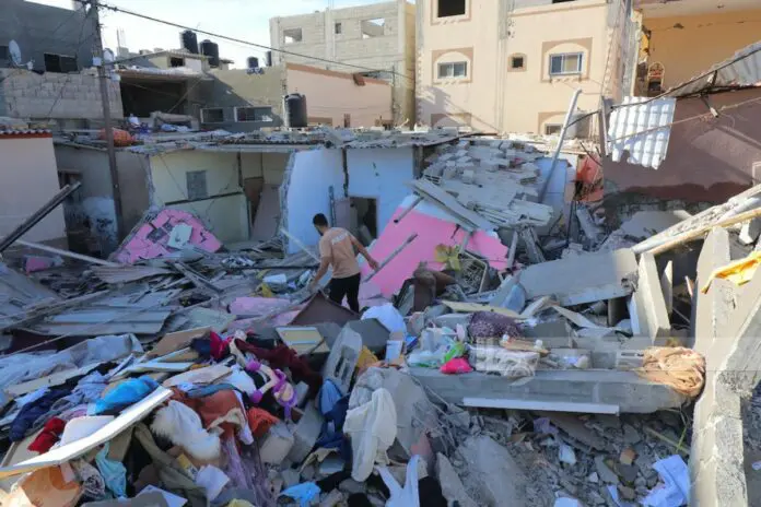 Sedici morti in raid israeliani su Gaza